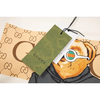 Лонгслив Gucci Bear In Clothes "White" фото № 2 Лонгслив Gucci Bear In Clothes "White" фото № 2