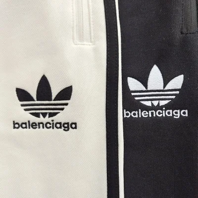 Шорты Balenciaga X Adidas Strip Style "Black" фото № 3
