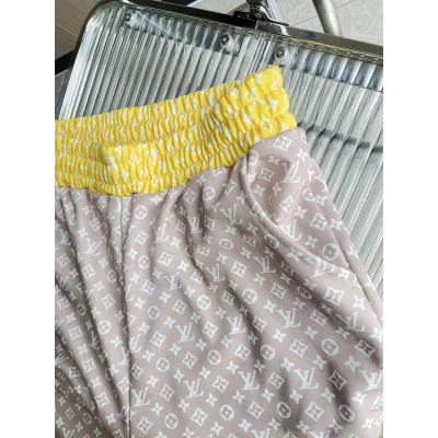 Шорты Louis Vuitton With Bright Elastic Band "Gray/Brown" фото № 3