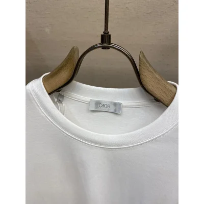 Свитшот Christian Dior Red Heart CD "White" фото № 4 Свитшот Christian Dior Red Heart CD "White" фото № 4