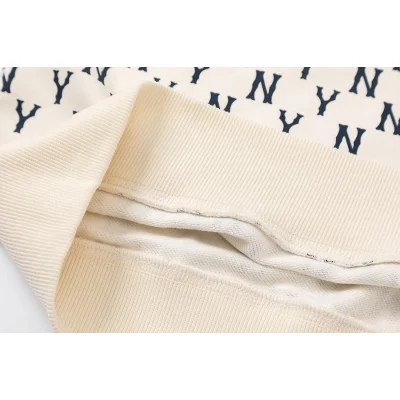 Свитшот MLB Monogram Allover Overfit "Cream" фото № 5 Свитшот MLB Monogram Allover Overfit "Cream" фото № 5