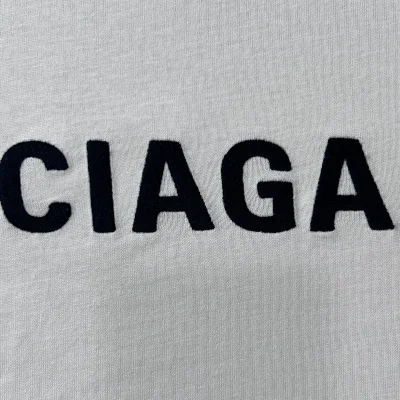 Футболка Givenchy Big And Small Logo "White" фото № 3 Футболка Givenchy Big And Small Logo "White" фото № 3