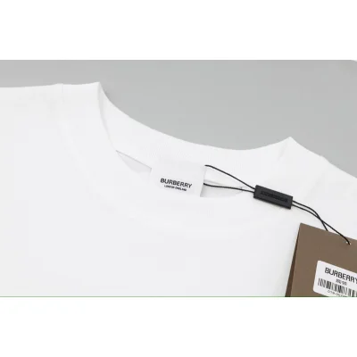 Футболка Burberry With Cell-Style Pocket "White" фото № 3 Футболка Burberry With Cell-Style Pocket "White" фото № 3