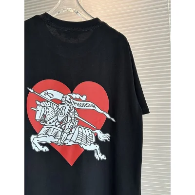 Футболка Burberry With Red Heart On The Back "Black" фото № 9