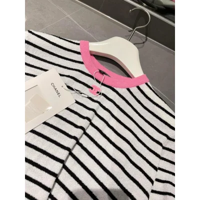 Футболка Chanel Black Horizontal Black Lines Print "White" фото № 2 Футболка Chanel Black Horizontal Black Lines Print "White" фото № 2