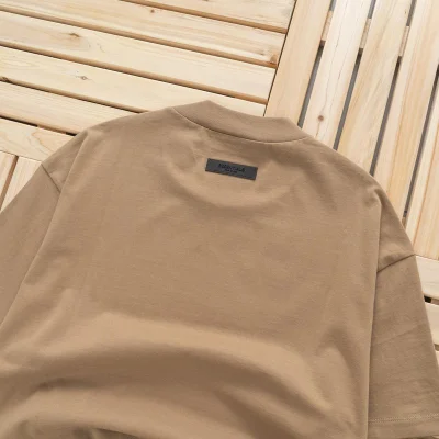 Футболка Fear Of God With White Text Brand Logo "Brown" фото № 4 Футболка Fear Of God With White Text Brand Logo "Brown" фото № 4