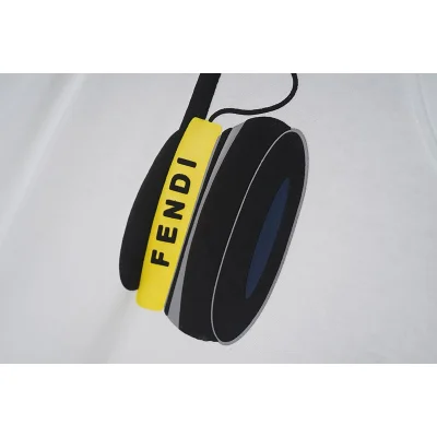 Футболка Fendi Headphones "White" фото № 6 Футболка Fendi Headphones "White" фото № 6