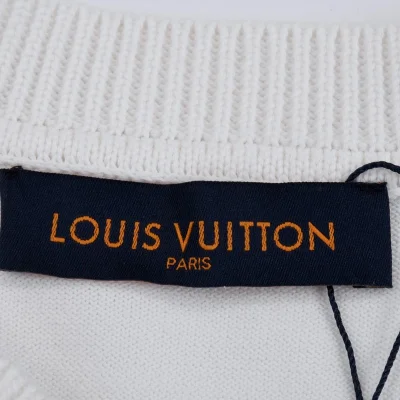 Футболка Louis Vuitton With A Brooch "White" фото № 6