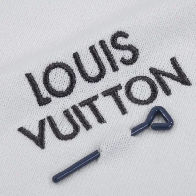 Футболка Louis Vuitton With A Brooch "White" фото № 3