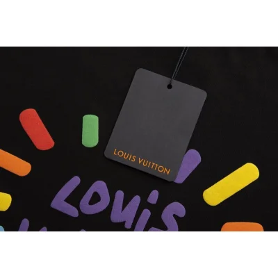 Футболка Louis Vuitton Logo That Emits Colored Rays "Black" фото № 6