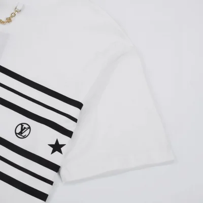 Футболка Louis Vuitton Decorated With Stars And Flowers "White" фото № 5 Футболка Louis Vuitton Decorated With Stars And Flowers "White" фото № 5