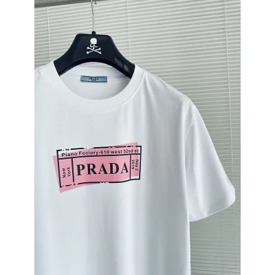 Футболка Prada Pink Nameplate "White" фото № 4 Футболка Prada Pink Nameplate "White" фото № 4