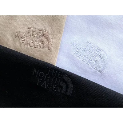 Футболка The North Face Embroidered Front Logo And Logo Inscription Back "White" фото № 4 Футболка The North Face Embroidered Front Logo And Logo Inscription Back "White" фото № 4