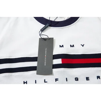 Футболка Tommy Hilfiger Basic Brand Style "White" фото № 4 Футболка Tommy Hilfiger Basic Brand Style "White" фото № 4
