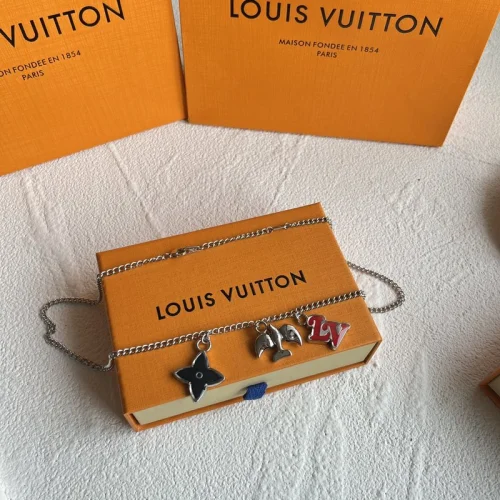 Подвеска Louis Vuitton With Bird "Silver"