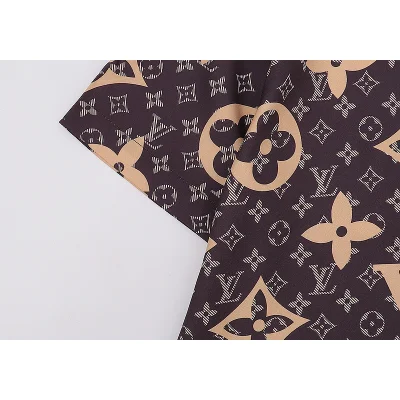Рубашка Louis Vuitton Short Sleeve Logogram "Brown" фото № 9 Рубашка Louis Vuitton Short Sleeve Logogram "Brown" фото № 9