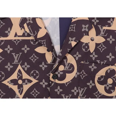 Рубашка Louis Vuitton Short Sleeve Logogram "Brown" фото № 3 Рубашка Louis Vuitton Short Sleeve Logogram "Brown" фото № 3