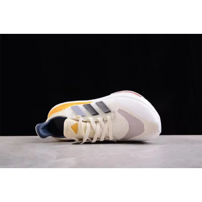 Adidas Ultra Boost Light 23 "White/Beige" фото № 3 Adidas Ultra Boost Light 23 "White/Beige" фото № 3