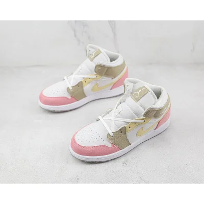 Air Jordan 1 Mid GS "Pastel Vivid Green Grind" фото № 5 Air Jordan 1 Mid GS "Pastel Vivid Green Grind" фото № 5