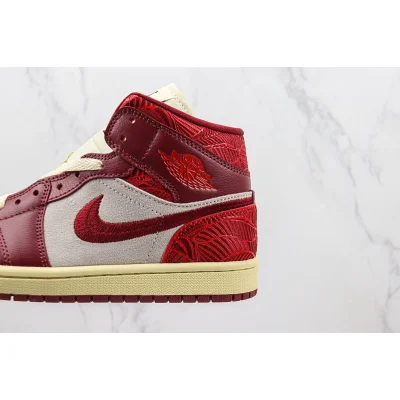 Air Jordan 1 Mid SE "Tiki Leaf Team Red" фото № 9