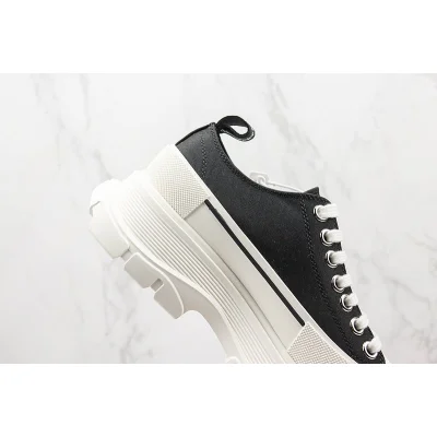 Alexander McQueen Tread Slick Low "White/Black" фото № 4