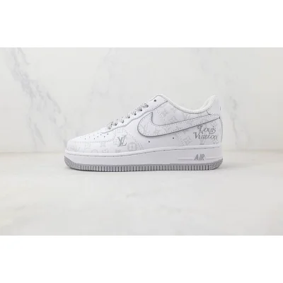 Louis Vuitton x Nike Air Force 1 Low "White/Grey" фото № 2 Louis Vuitton x Nike Air Force 1 Low "White/Grey" фото № 2