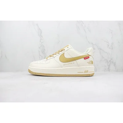 Supreme x Nike Air Force 1 Low "Cream/Beige Sail" фото № 2