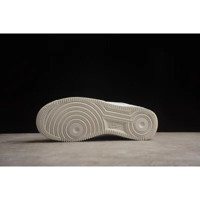 Nike Air Force 1 "Retro Red" фото № 8 Nike Air Force 1 "Retro Red" фото № 8