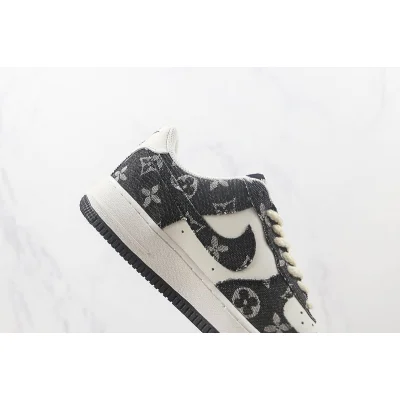 Louis Vuitton x Nike Air Force 1 07 Low "Black/White" фото № 3 Louis Vuitton x Nike Air Force 1 07 Low "Black/White" фото № 3