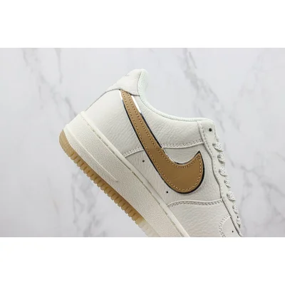 Undefeated x Nike Air Force 1 Low "Brown/Dark Grey/Sliver" фото № 3 Undefeated x Nike Air Force 1 Low "Brown/Dark Grey/Sliver" фото № 3