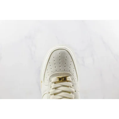 Nike Air Force 1 Low "Beige/Gold Swoosh" фото № 4 Nike Air Force 1 Low "Beige/Gold Swoosh" фото № 4