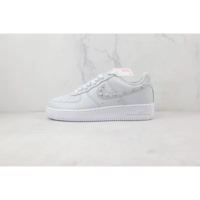 Nike Air Force 1 Low "Platinum/Pearl Swoosh" фото № 2