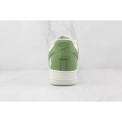 Nike Air Force 1 Low "Light Green/Love" фото № 9