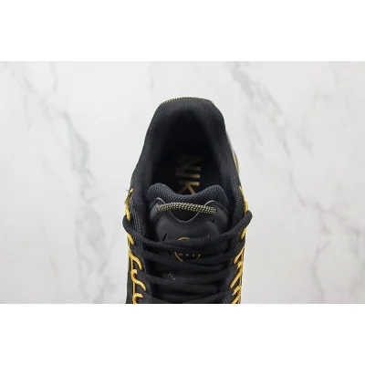 Nike Air Max Pulse Roam "Black/Golden" фото № 5 Nike Air Max Pulse Roam "Black/Golden" фото № 5