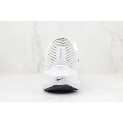 Nike Air Zoom Pegasus 40 "White/Wolf Grey" фото № 9 Nike Air Zoom Pegasus 40 "White/Wolf Grey" фото № 9