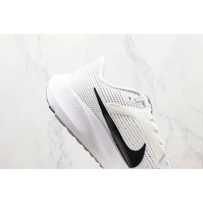 Nike Air Zoom Pegasus 40 "White/Wolf Grey" фото № 3 Nike Air Zoom Pegasus 40 "White/Wolf Grey" фото № 3