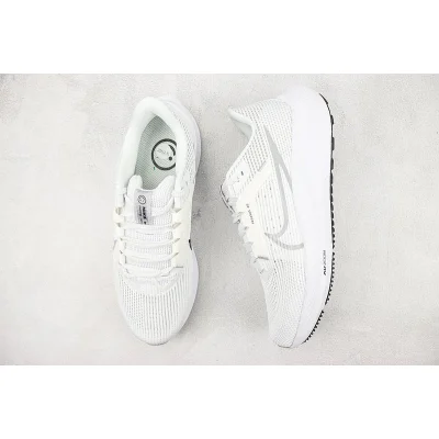 Nike Air Zoom Pegasus 40 "White/Wolf Grey" фото № 6 Nike Air Zoom Pegasus 40 "White/Wolf Grey" фото № 6