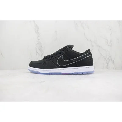 Eminem x Carhatt x Nike Dunk Low "Black/White" фото № 2
