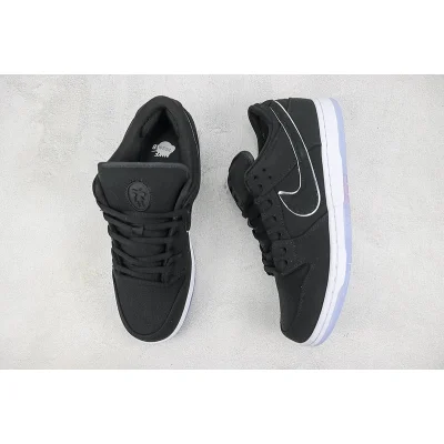 Eminem x Carhatt x Nike Dunk Low "Black/White" фото № 6