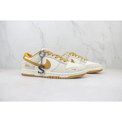 Stussy x Nike Dunk Low "Golden Hour" фото № 6 Stussy x Nike Dunk Low "Golden Hour" фото № 6