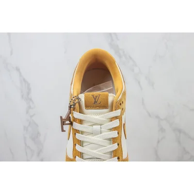 Louis Vuitton x Nike Dunk Low "Gold/White" фото № 5 Louis Vuitton x Nike Dunk Low "Gold/White" фото № 5