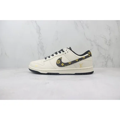 Louis Vuitton x Nike Dunk Low "Misty Trade/Core Black/Golden" фото № 2