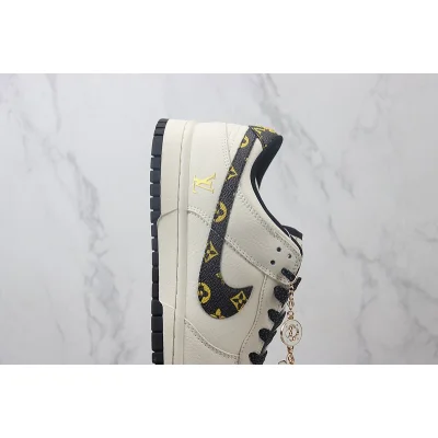 Louis Vuitton x Nike Dunk Low "Misty Trade/Core Black/Golden" фото № 3