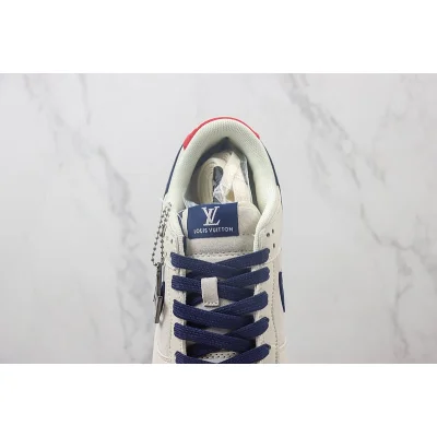 Louis Vuitton x Nike Dunk Low "Berry Blue/Cream White/Grey" фото № 5