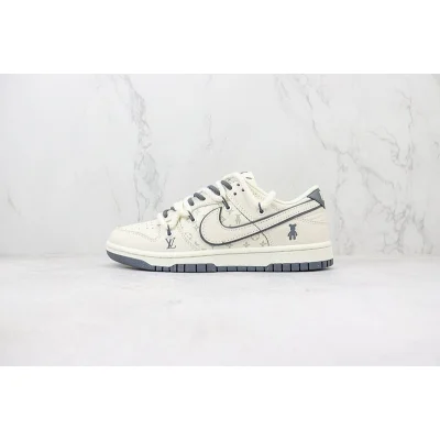 Louis Vuitton x Nike Dunk Low "Anchor Grey/Cream White/Monogram" фото № 2 Louis Vuitton x Nike Dunk Low "Anchor Grey/Cream White/Monogram" фото № 2