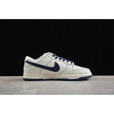 The North Face x Nike SB Dunk Low Supreme "Blue/White" фото № 2