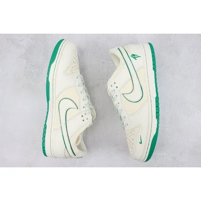 Traviis Scott x Nike Dunk Low "Green Canvas" фото № 6