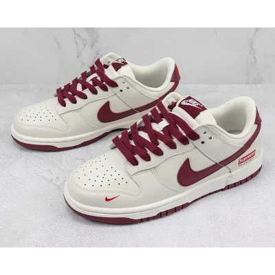 Supreme x Nike SB Dunk Low "White/Brown" фото № 5