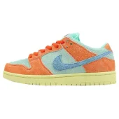 Nike SB Dunk Low "Noise Aqua"