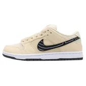 Albino & Preto x Nike Dunk Low "Fossil/Black-Sail"